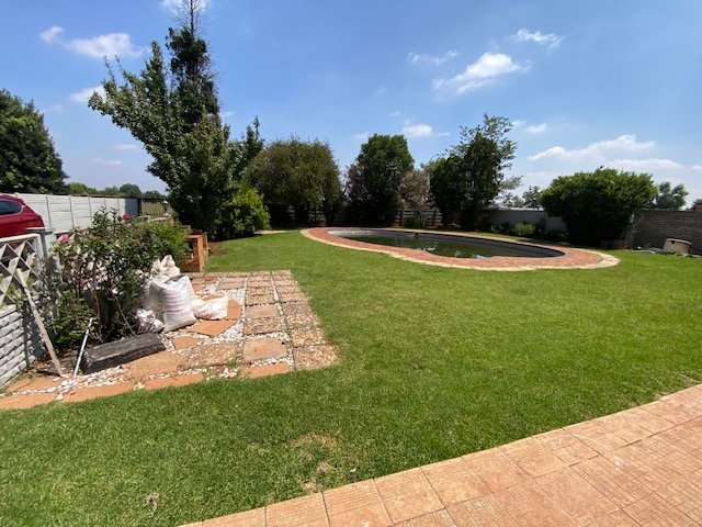 To Let 1 Bedroom Property for Rent in Rondebult Gauteng
