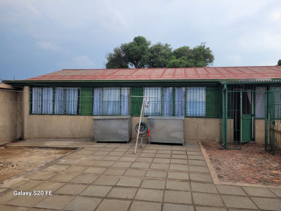 To Let 4 Bedroom Property for Rent in Estera Gauteng