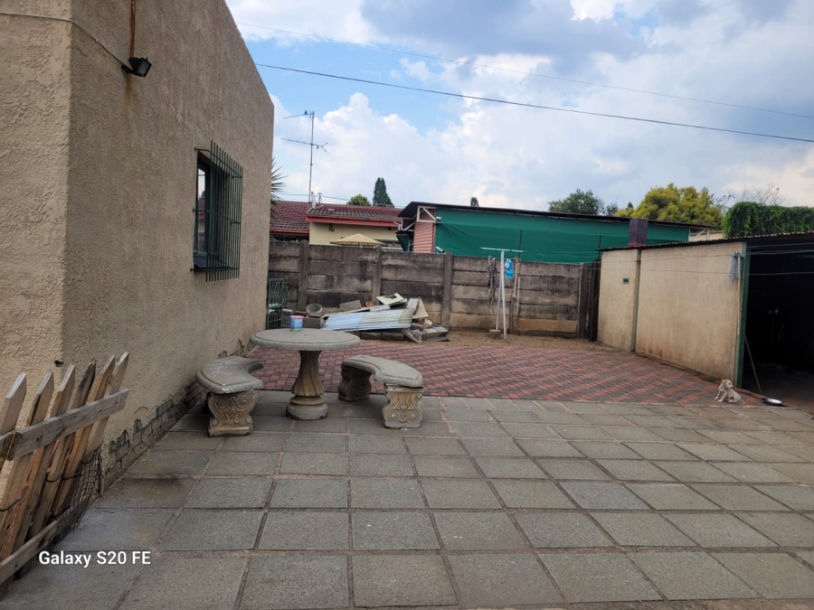 To Let 4 Bedroom Property for Rent in Estera Gauteng