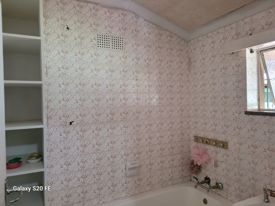 To Let 4 Bedroom Property for Rent in Estera Gauteng