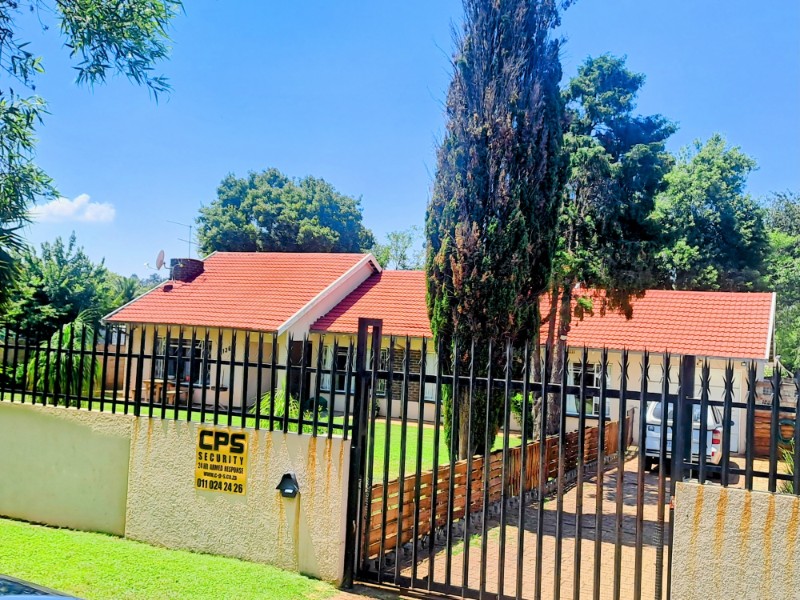 To Let 4 Bedroom Property for Rent in Brackendowns Gauteng
