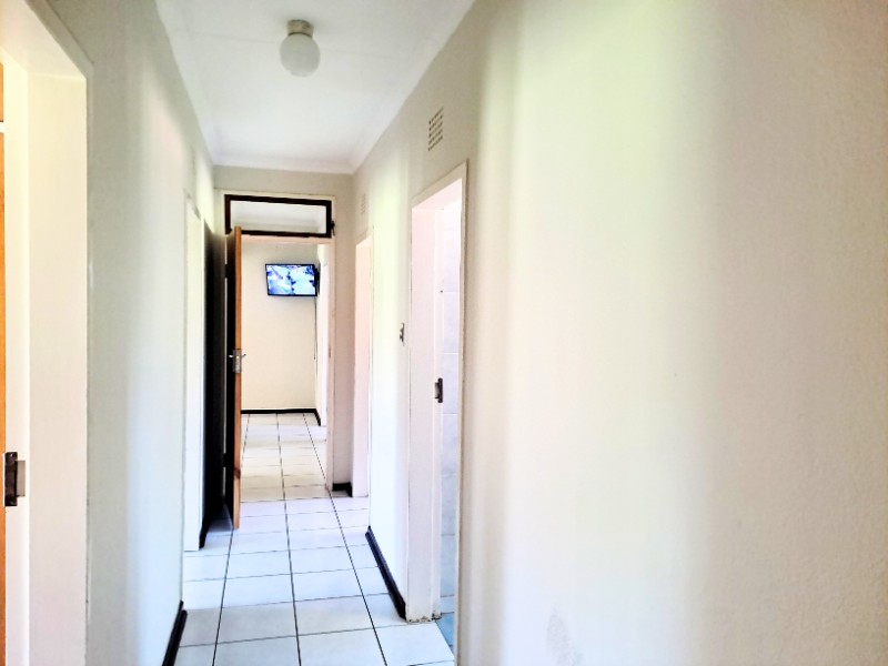 To Let 4 Bedroom Property for Rent in Brackendowns Gauteng