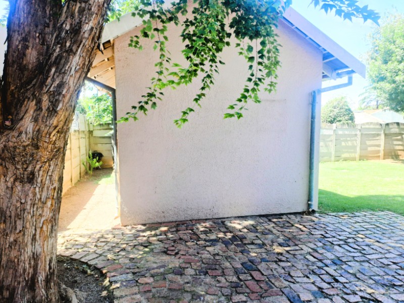 To Let 4 Bedroom Property for Rent in Brackendowns Gauteng