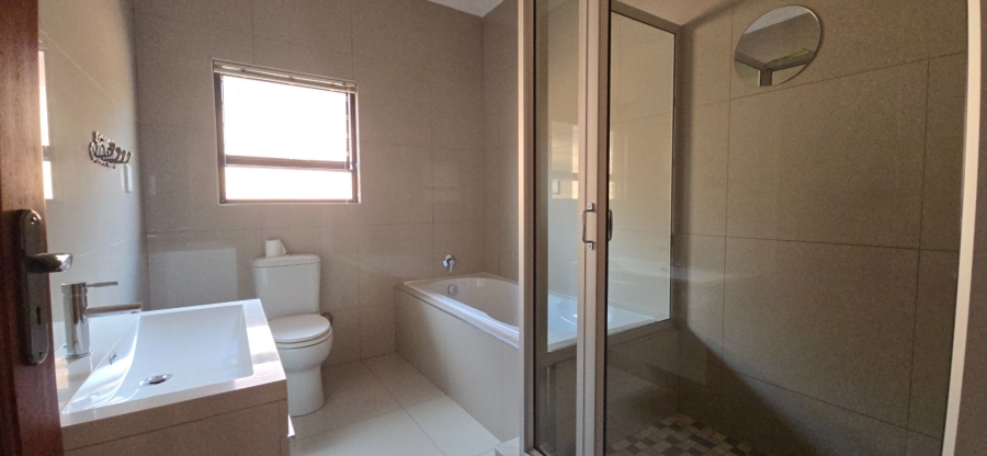 3 Bedroom Property for Sale in New Redruth Gauteng