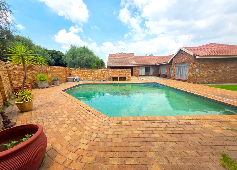 4 Bedroom Property for Sale in Impala Park Gauteng