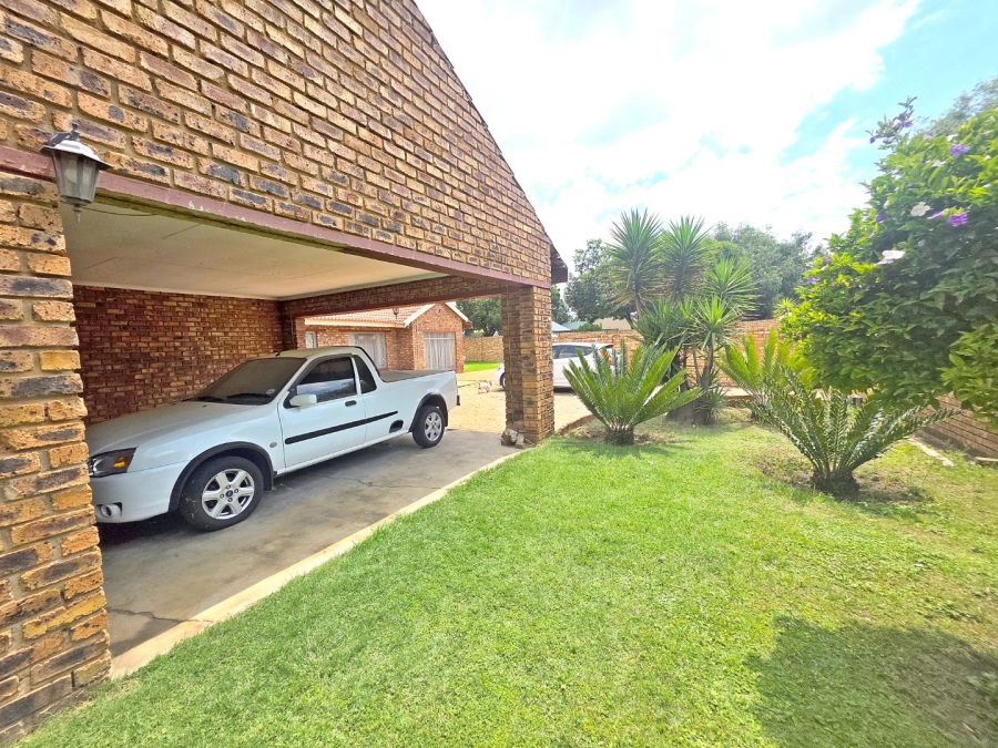 4 Bedroom Property for Sale in Impala Park Gauteng