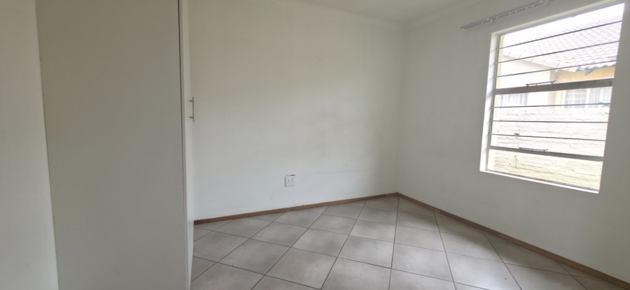 2 Bedroom Property for Sale in Albertsdal Gauteng