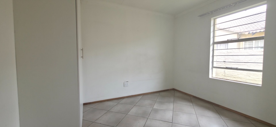 2 Bedroom Property for Sale in Albertsdal Gauteng