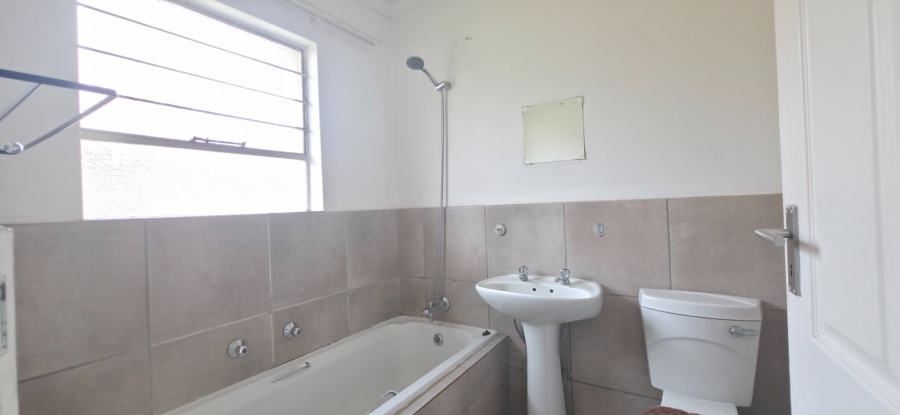 2 Bedroom Property for Sale in Albertsdal Gauteng