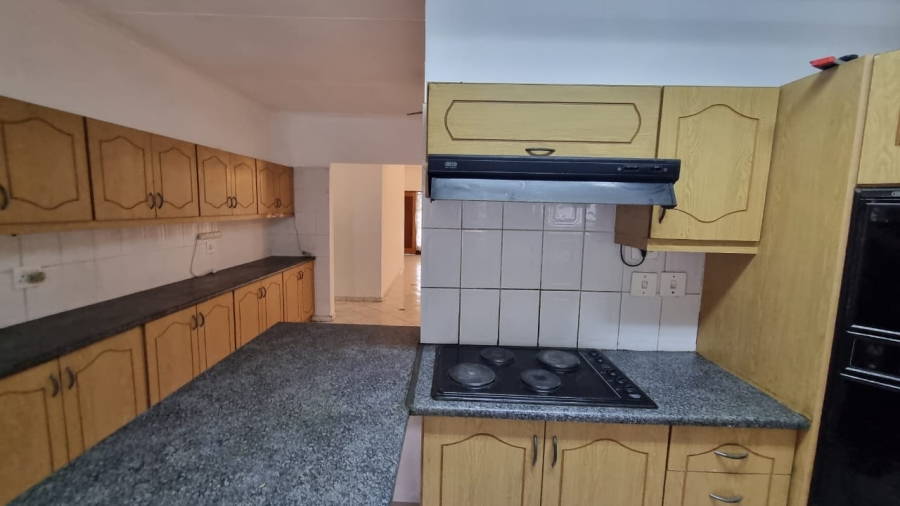  Bedroom Property for Sale in Kwaggasrand Gauteng