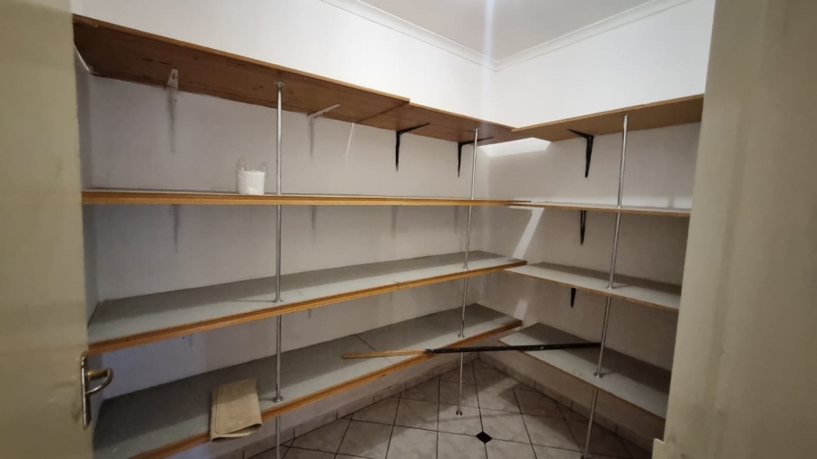  Bedroom Property for Sale in Kwaggasrand Gauteng