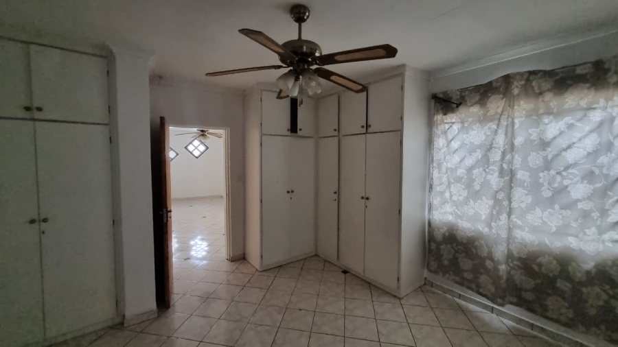  Bedroom Property for Sale in Kwaggasrand Gauteng