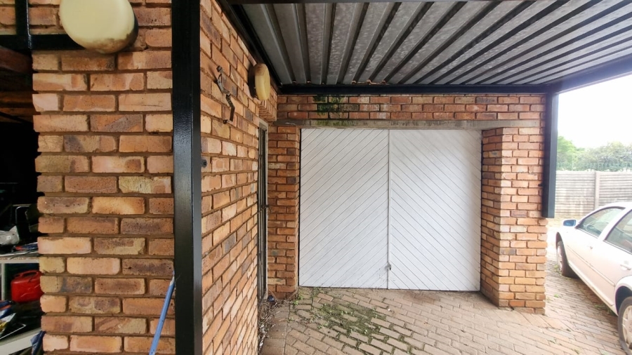  Bedroom Property for Sale in Kwaggasrand Gauteng