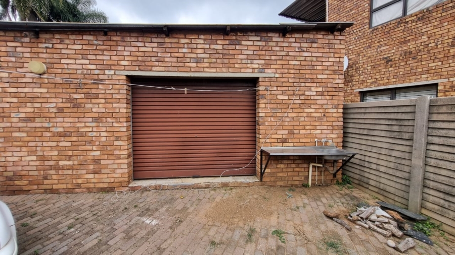  Bedroom Property for Sale in Kwaggasrand Gauteng