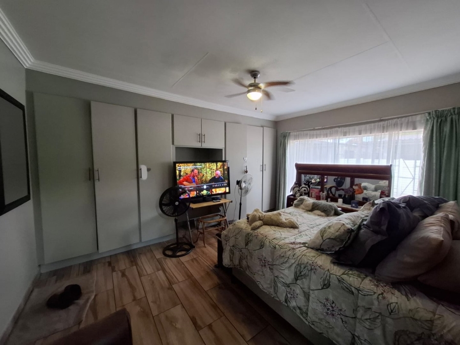 4 Bedroom Property for Sale in Hermanstad Gauteng