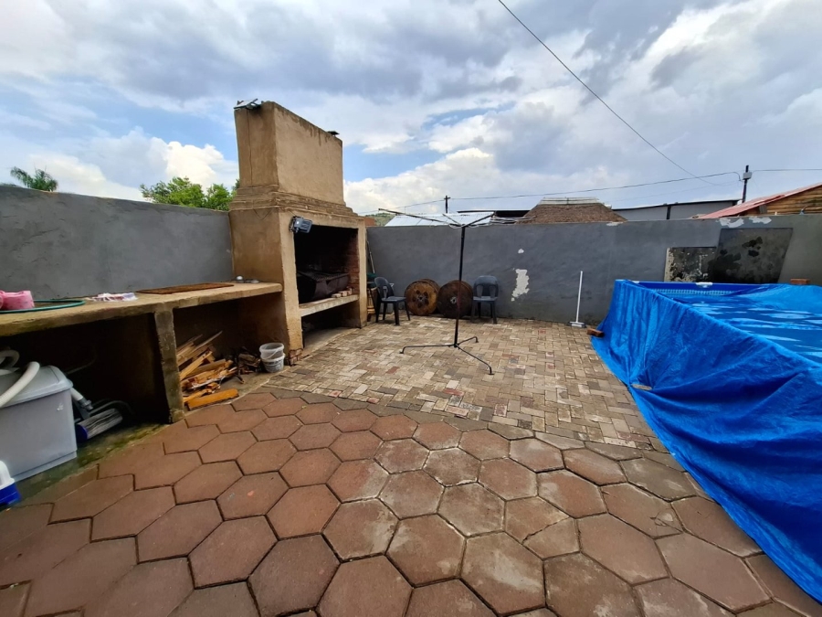 4 Bedroom Property for Sale in Hermanstad Gauteng