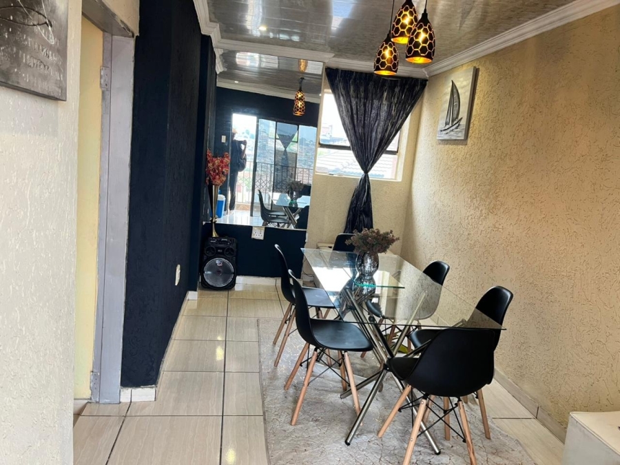 3 Bedroom Property for Sale in Clayville Gauteng