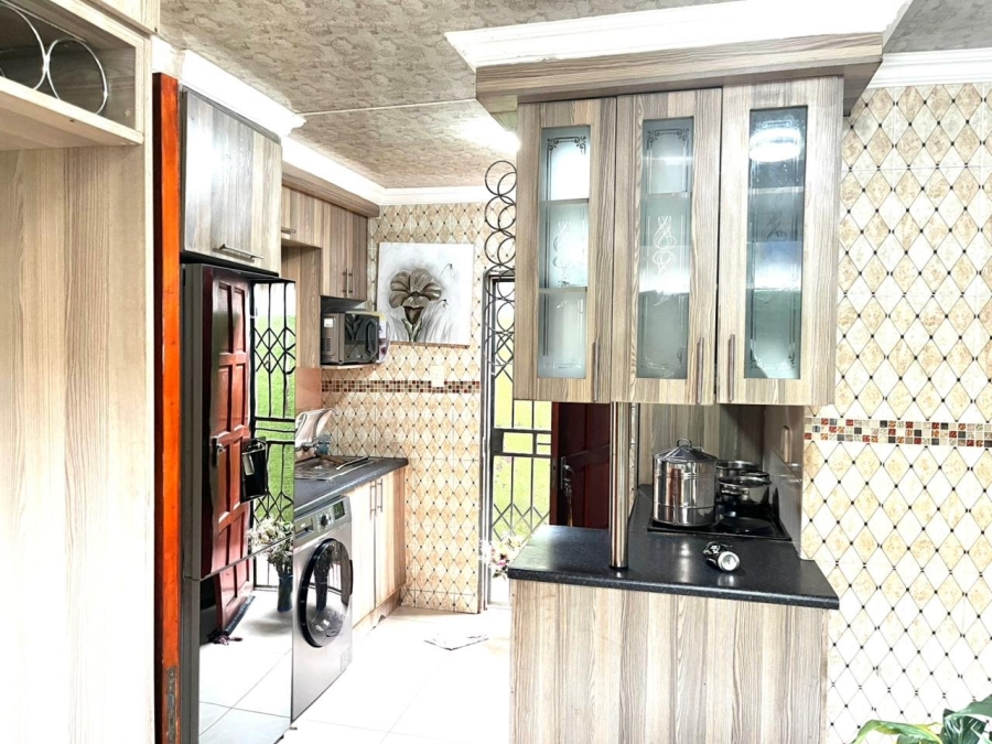 3 Bedroom Property for Sale in Clayville Gauteng