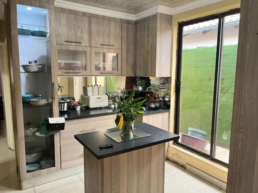 3 Bedroom Property for Sale in Clayville Gauteng