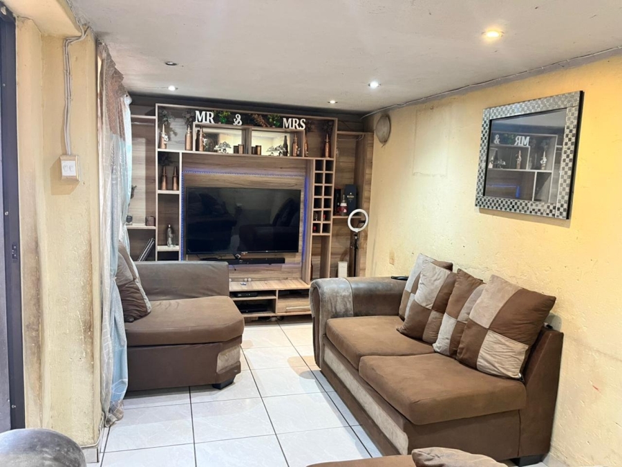 3 Bedroom Property for Sale in Clayville Gauteng