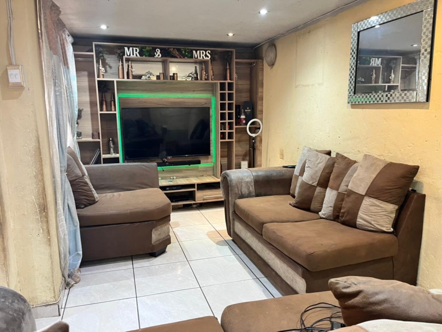 3 Bedroom Property for Sale in Clayville Gauteng