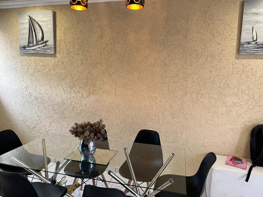 3 Bedroom Property for Sale in Clayville Gauteng