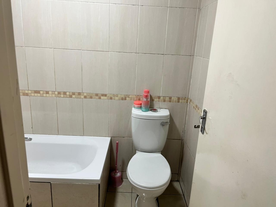 3 Bedroom Property for Sale in Clayville Gauteng