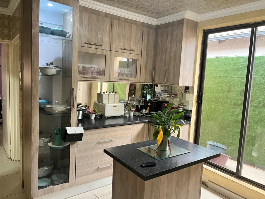 3 Bedroom Property for Sale in Clayville Gauteng