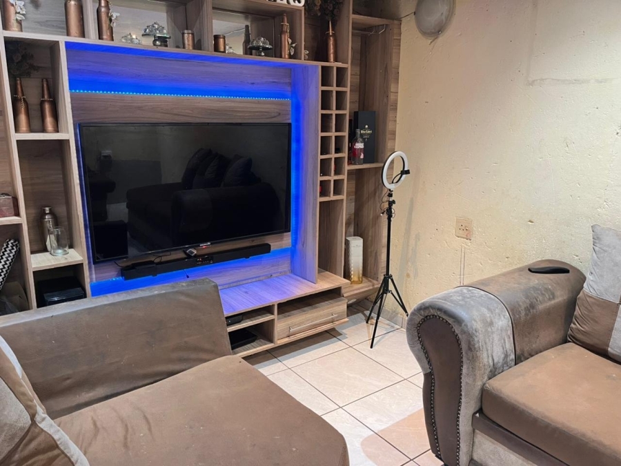 3 Bedroom Property for Sale in Clayville Gauteng