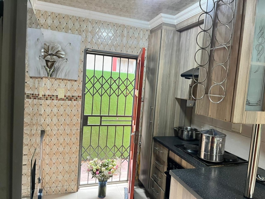 3 Bedroom Property for Sale in Clayville Gauteng