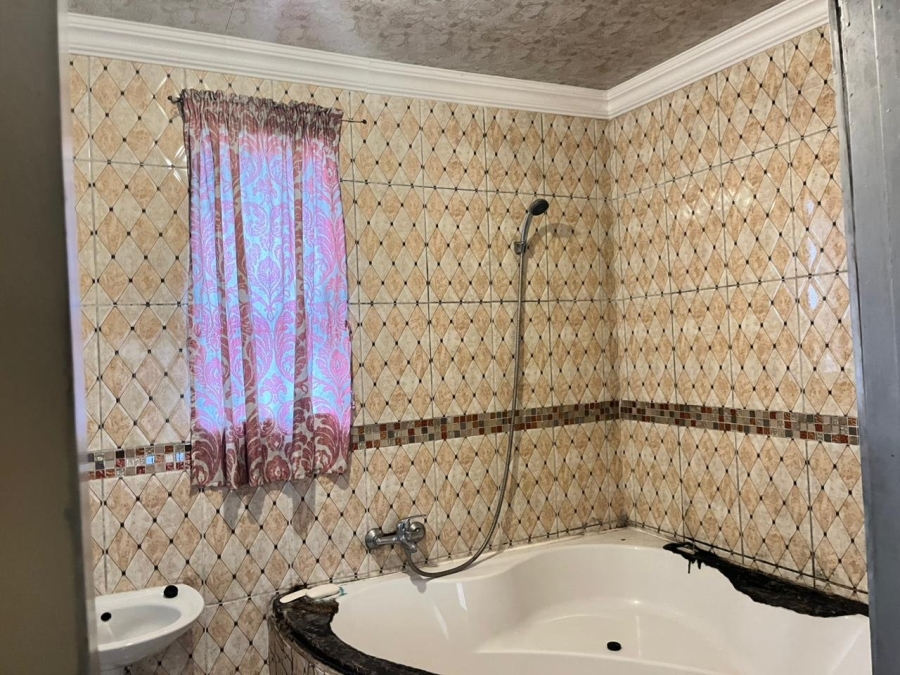 3 Bedroom Property for Sale in Clayville Gauteng