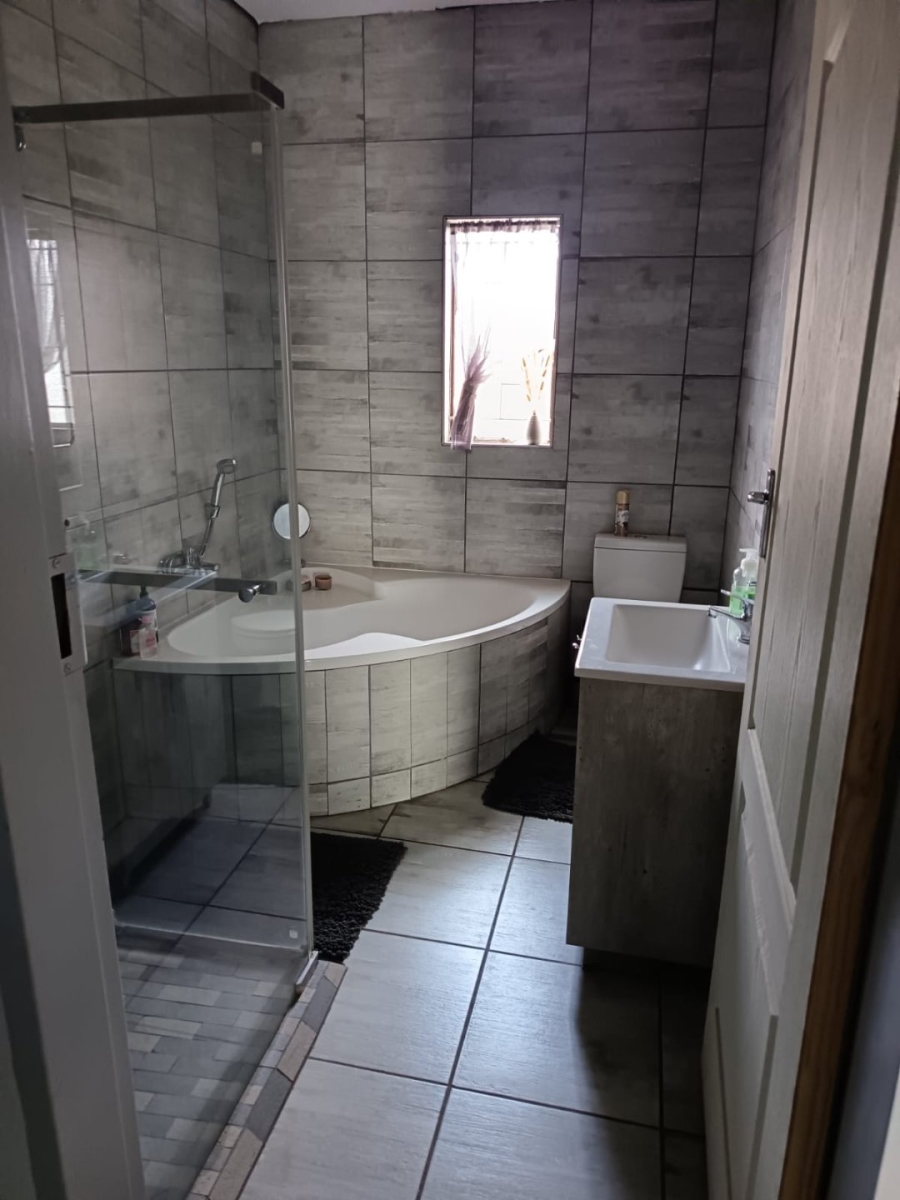 3 Bedroom Property for Sale in Vanderbijlpark CW 3 Gauteng