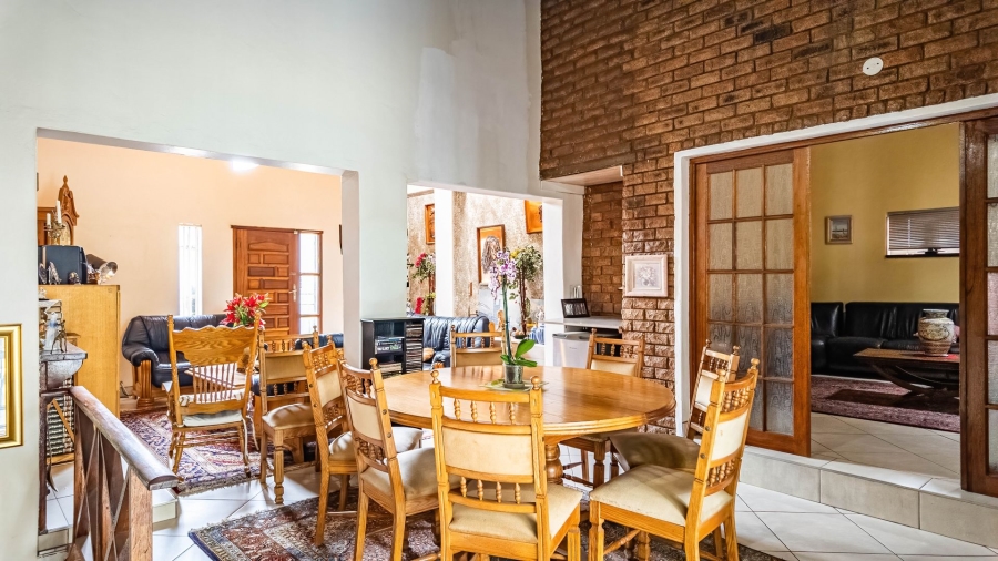 7 Bedroom Property for Sale in Zwartkop Gauteng