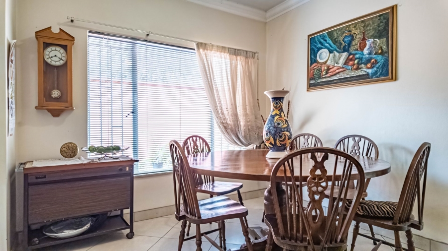 7 Bedroom Property for Sale in Zwartkop Gauteng