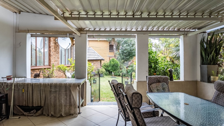 7 Bedroom Property for Sale in Zwartkop Gauteng