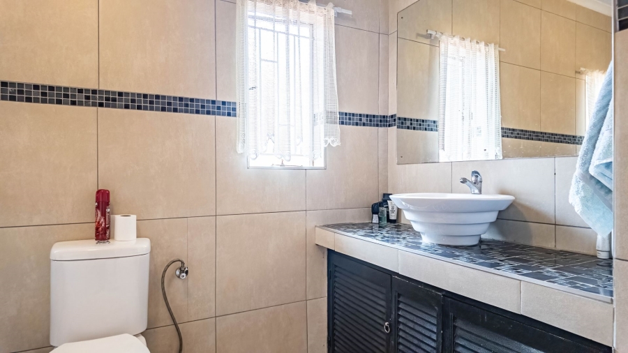 7 Bedroom Property for Sale in Zwartkop Gauteng