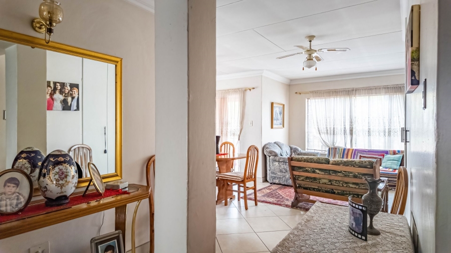 7 Bedroom Property for Sale in Zwartkop Gauteng