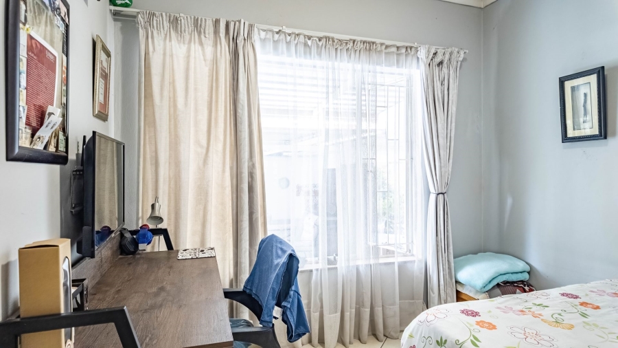 7 Bedroom Property for Sale in Zwartkop Gauteng