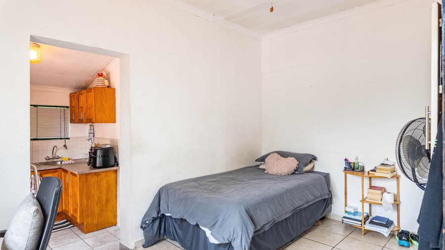 7 Bedroom Property for Sale in Zwartkop Gauteng