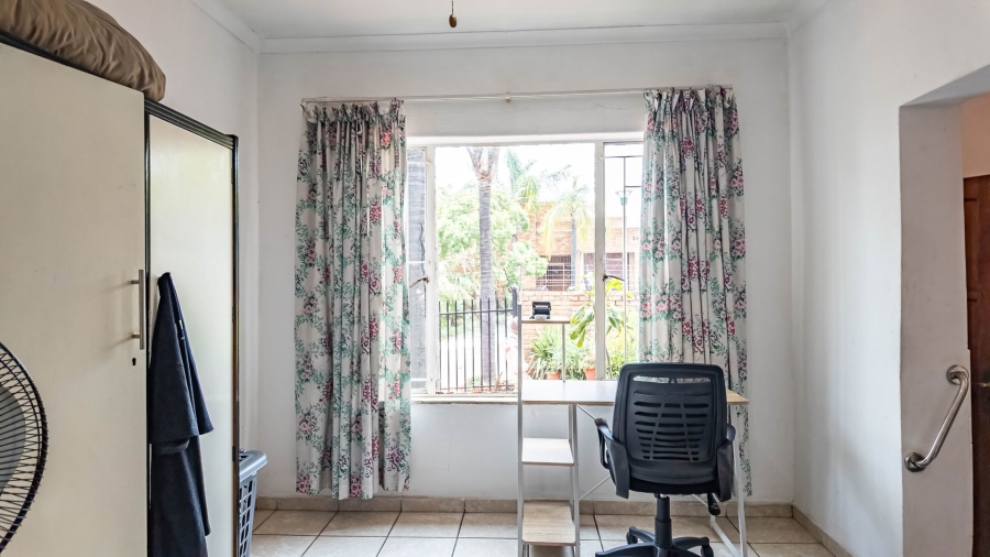 7 Bedroom Property for Sale in Zwartkop Gauteng