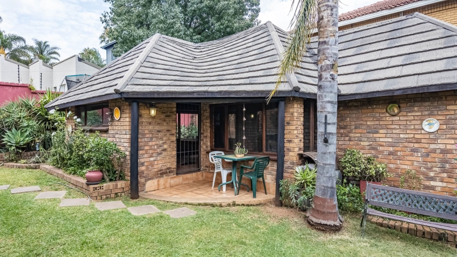 7 Bedroom Property for Sale in Zwartkop Gauteng