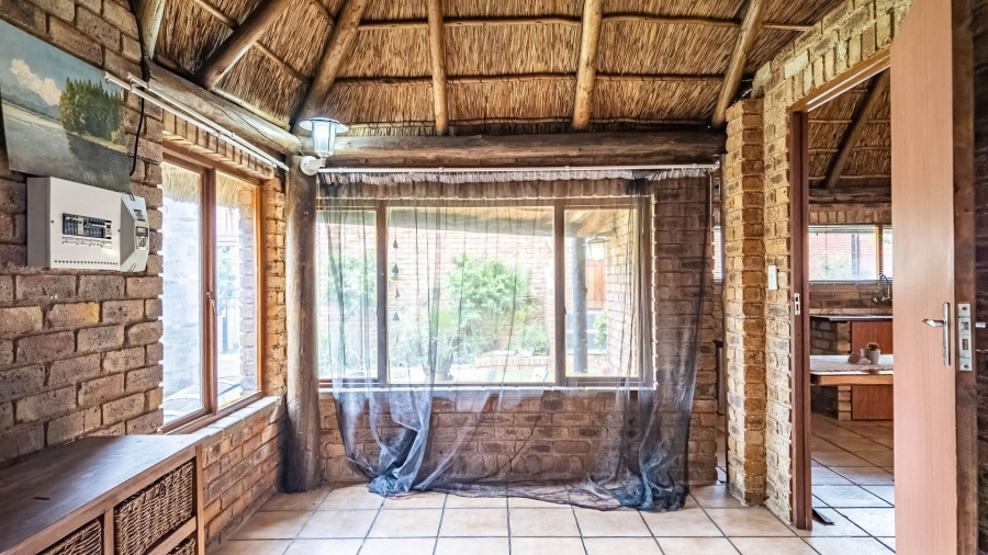 7 Bedroom Property for Sale in Zwartkop Gauteng