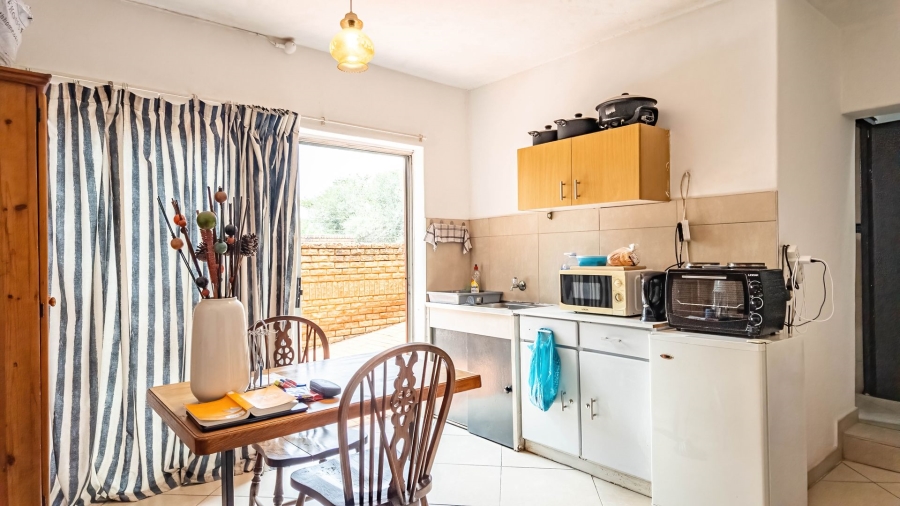 7 Bedroom Property for Sale in Zwartkop Gauteng