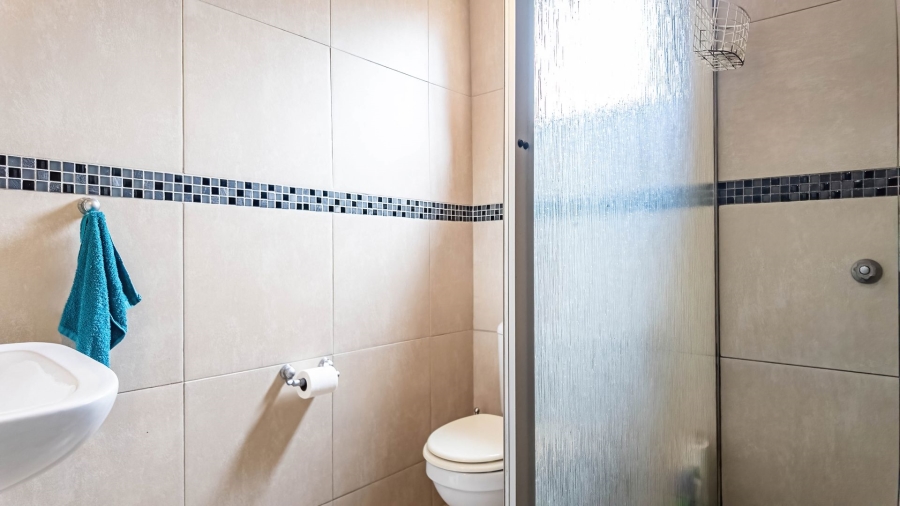 7 Bedroom Property for Sale in Zwartkop Gauteng