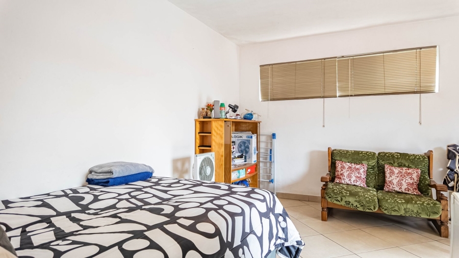 7 Bedroom Property for Sale in Zwartkop Gauteng