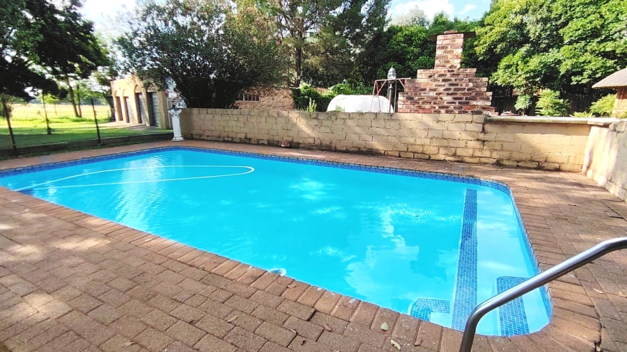 Commercial Property for Sale in Glen Donald A H Gauteng