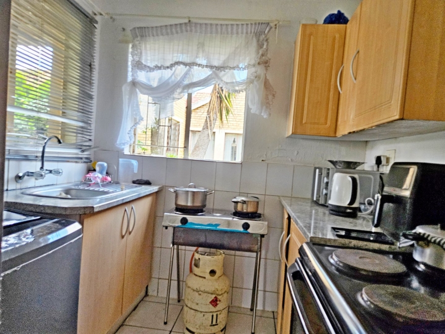 2 Bedroom Property for Sale in Rhodesfield Gauteng