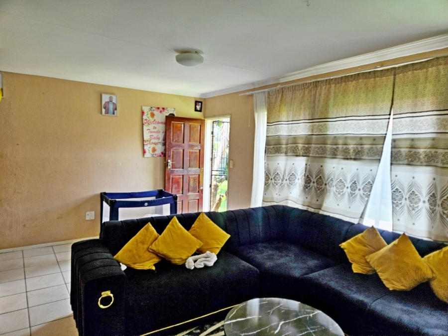 2 Bedroom Property for Sale in Rhodesfield Gauteng
