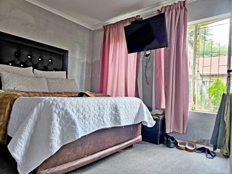 2 Bedroom Property for Sale in Rhodesfield Gauteng