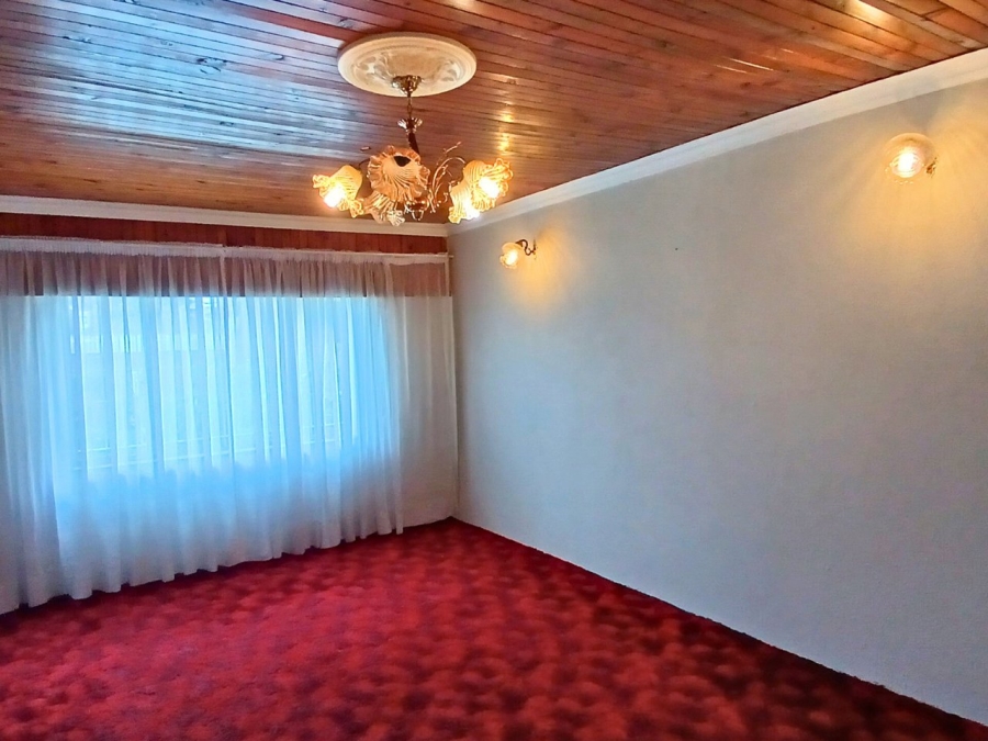 5 Bedroom Property for Sale in Reigerpark Gauteng